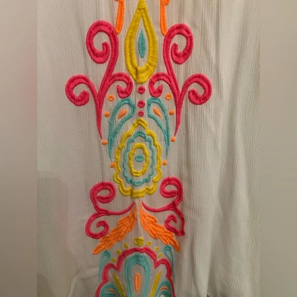 Lilly Pulitzer White Tunic with Pink and Orange Accents. Only worn a few times. - Picture 8 of 15